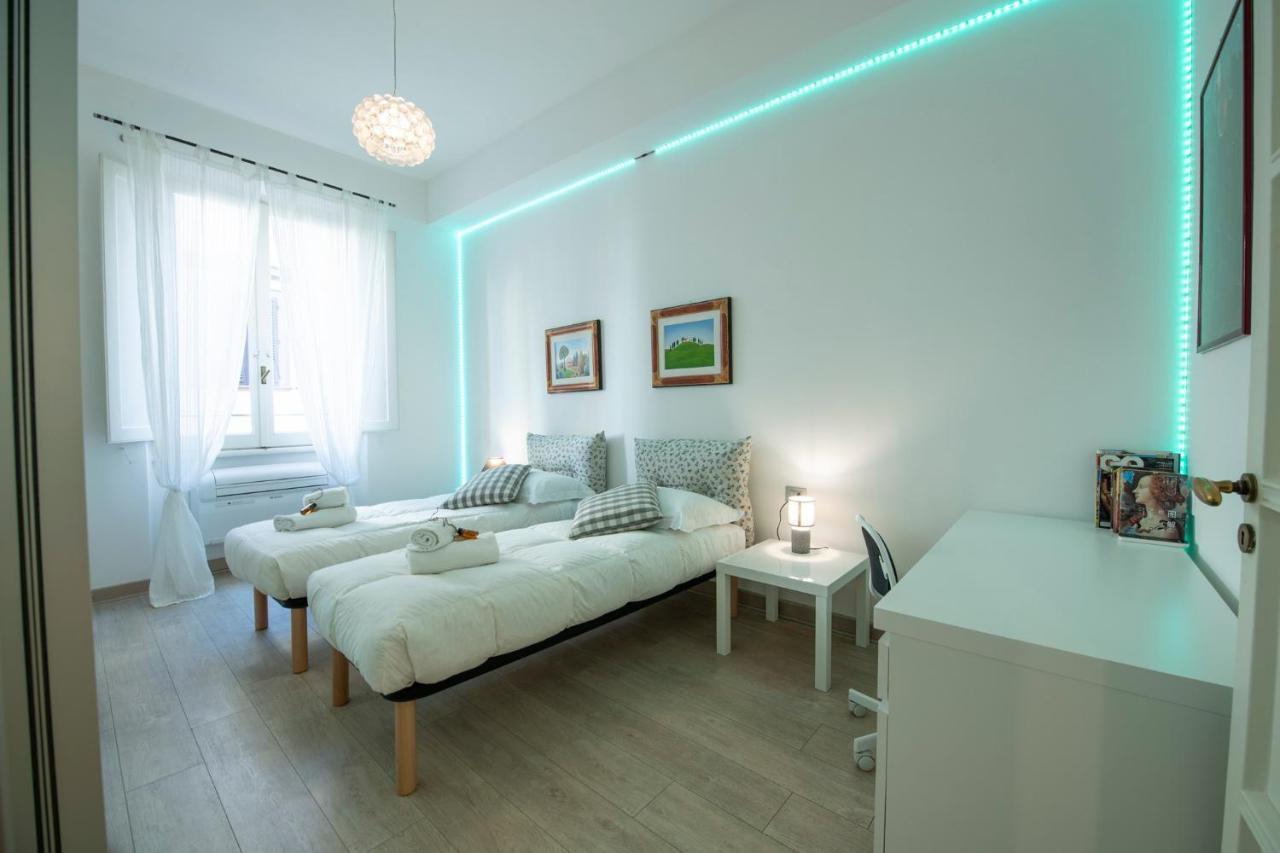 Mamo Florence - Amalia Piazza Signoria Apartment Екстер'єр фото