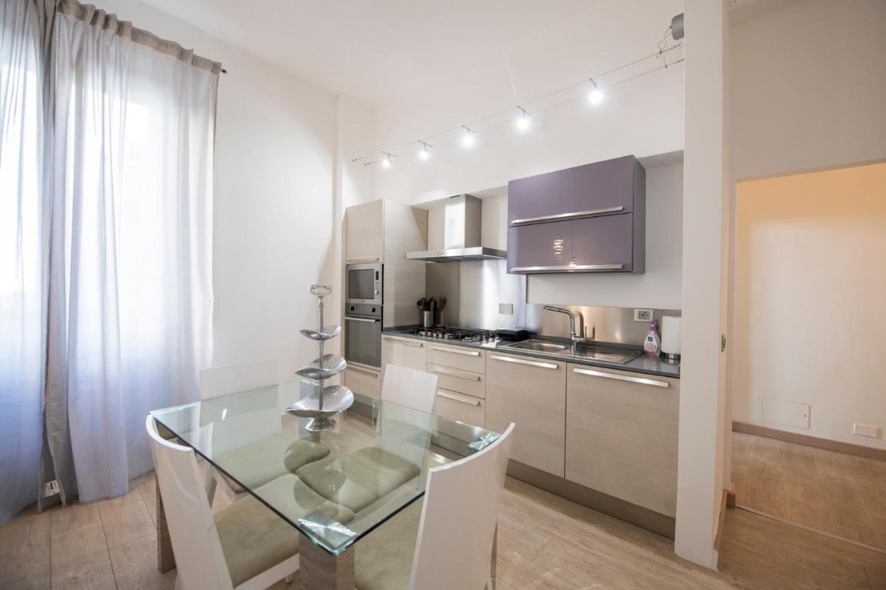 Mamo Florence - Amalia Piazza Signoria Apartment Екстер'єр фото