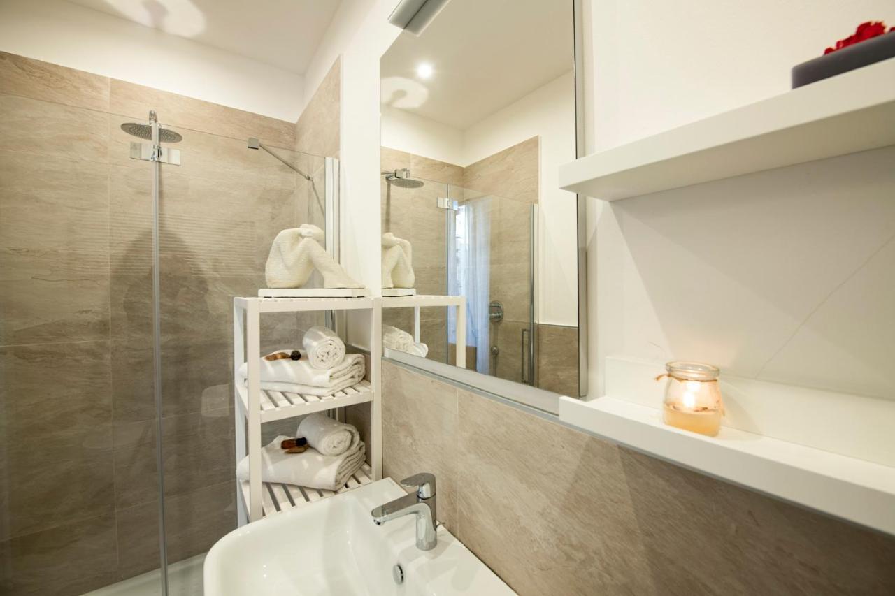 Mamo Florence - Amalia Piazza Signoria Apartment Екстер'єр фото