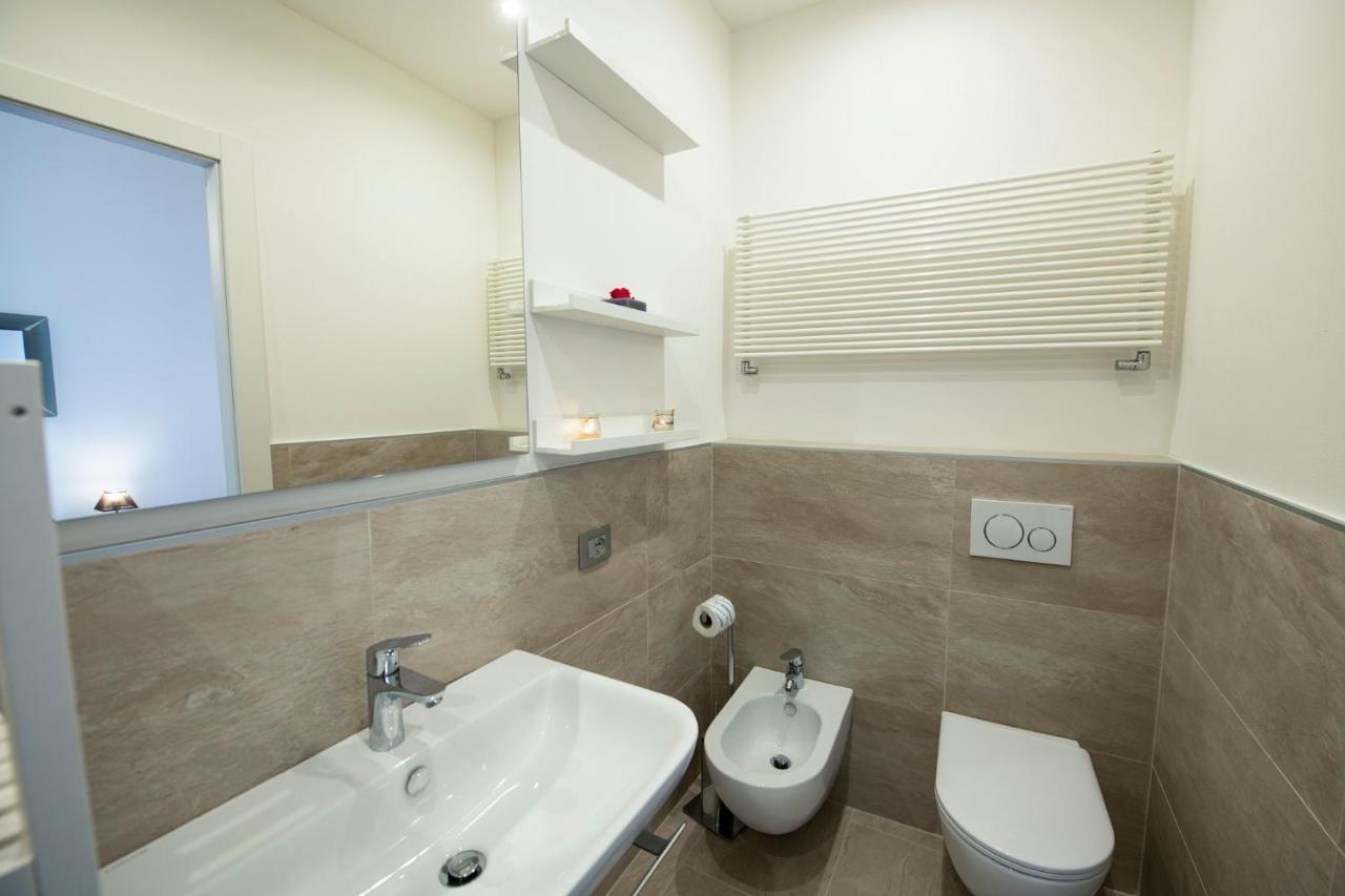 Mamo Florence - Amalia Piazza Signoria Apartment Екстер'єр фото